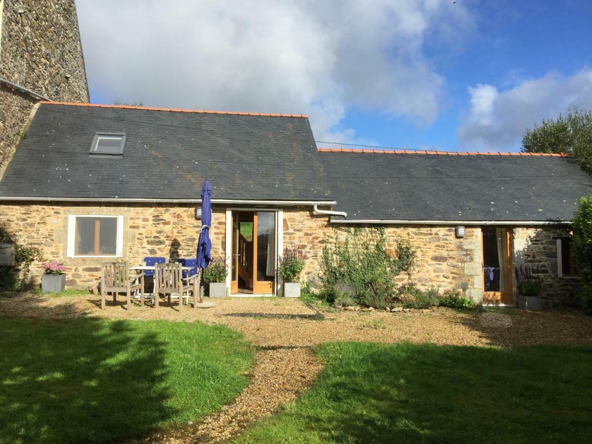 La Colline Des Renards Chambres Locmaria-Berrien Exterior photo